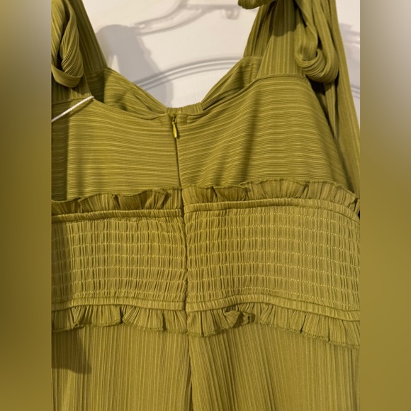 NWT Green Wide Leg Cutout Tie Strap Jumpsuit - Picture 6 of 8